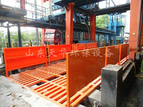 点击查看详细信息<br>标题：济宁唐口煤矿4X12米煤矿专用洗车机 阅读次数：2108