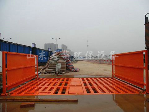 点击查看详细信息<br>标题：中铁城建集团第十项目部太原项目工地洗轮机 阅读次数：2467